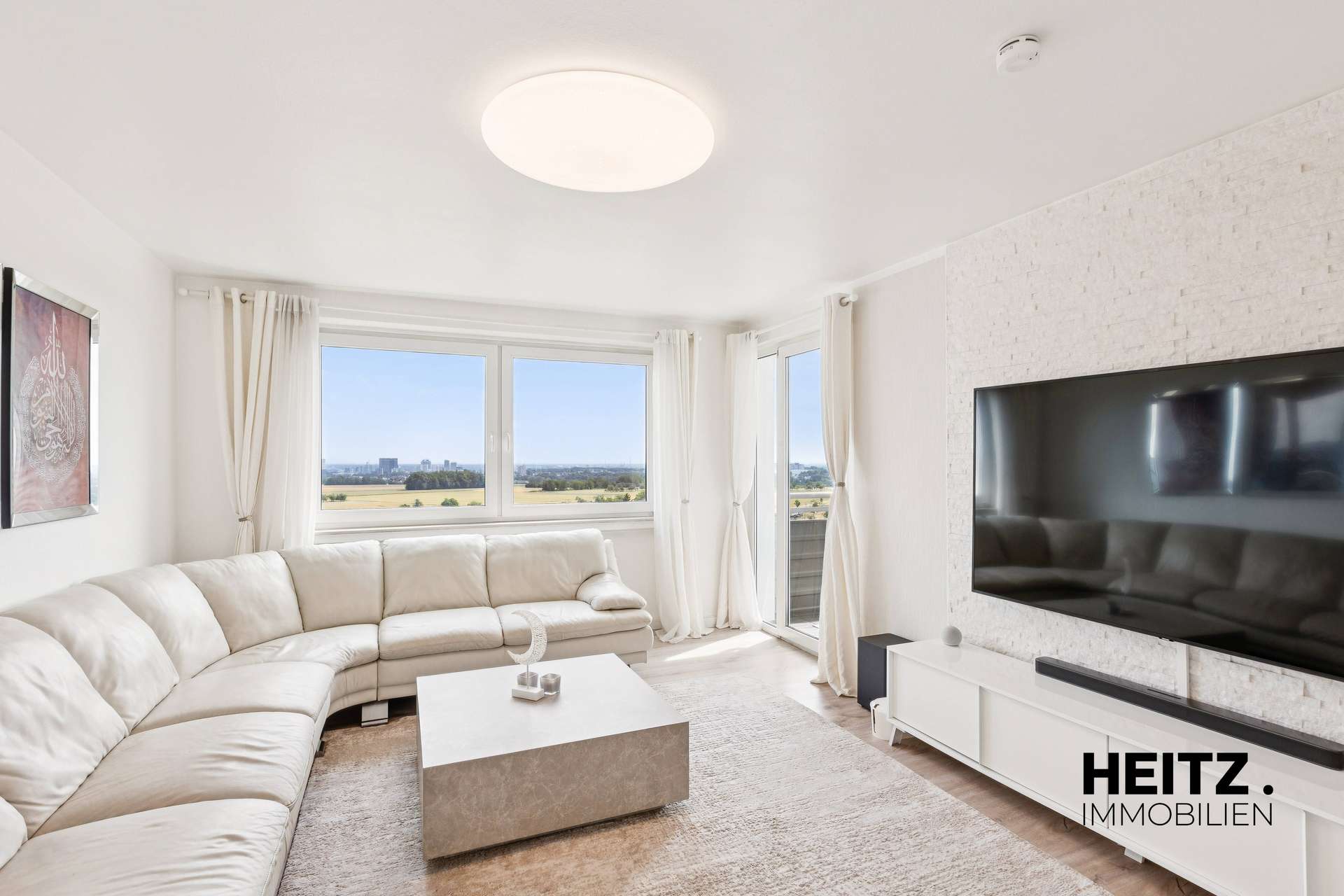 Modernisierte 4-Zimmer Eigentumswohnung mit beeindruckendem Skylineblick, Ansicht 4