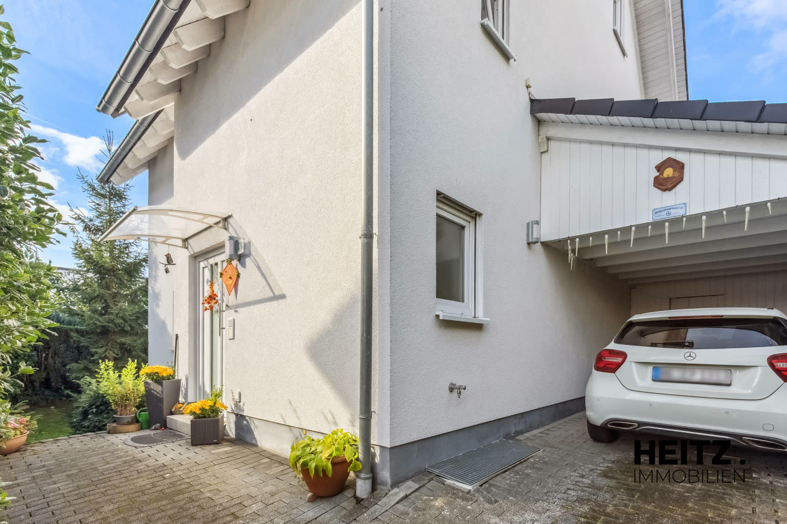 Exklusives Architektenhaus mit Pool, Sauna & Panoramablick, Ansicht 6